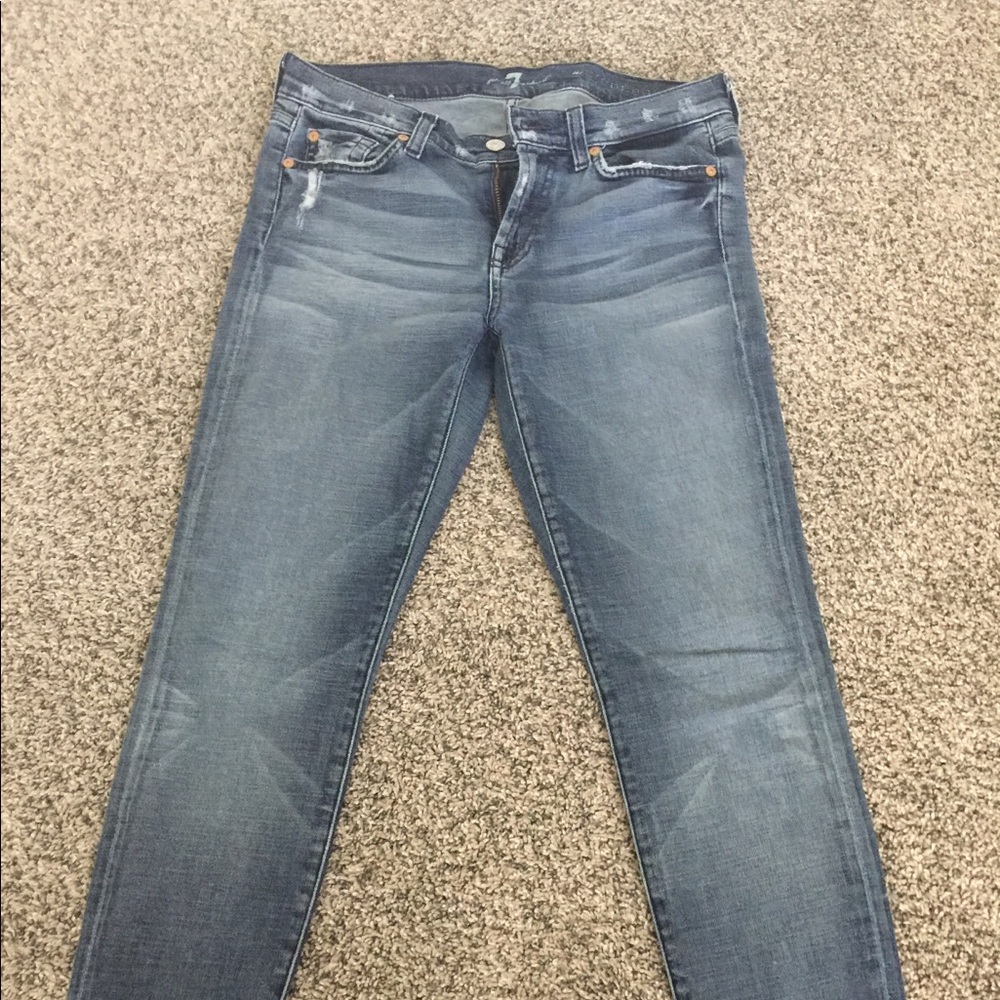 7 for all Mankind cropped skinny jeans! Size 29!